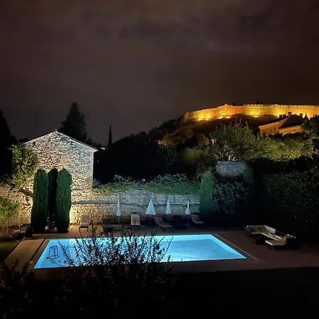 Unique In Famous Provence Historic Village Villa Villeneuve-les-Avignon